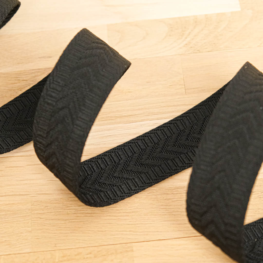 Black Herringbone-Patterned Solid-Color Strap - Maison Klem